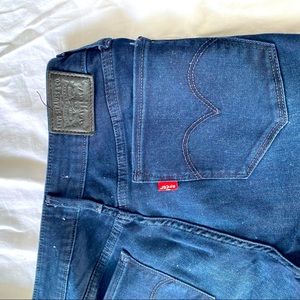 Levi’s Woman’s 712 Slim jean size 29